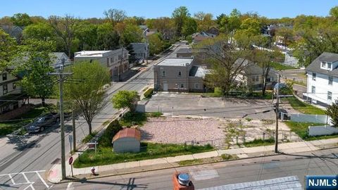 Photo of 15 W Hamilton Avenue, Englewood, NJ 07631 (MLS # 25034562)