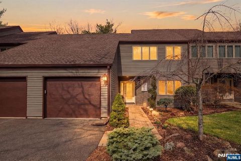 20 Romopock Court Mahwah NJ 07430