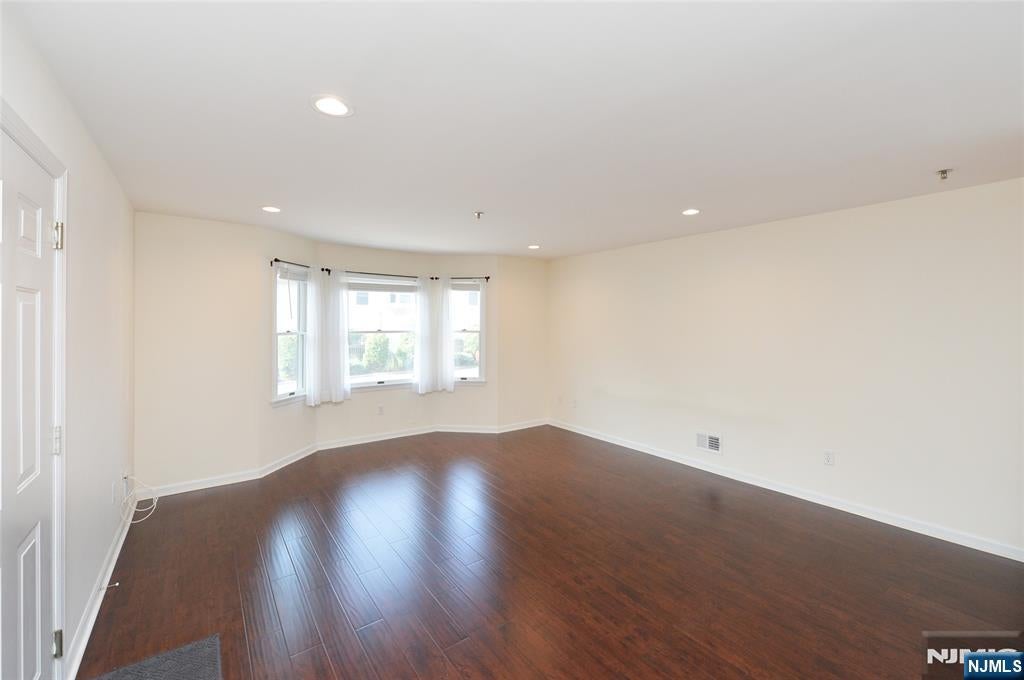 45 Royal Avenue 49