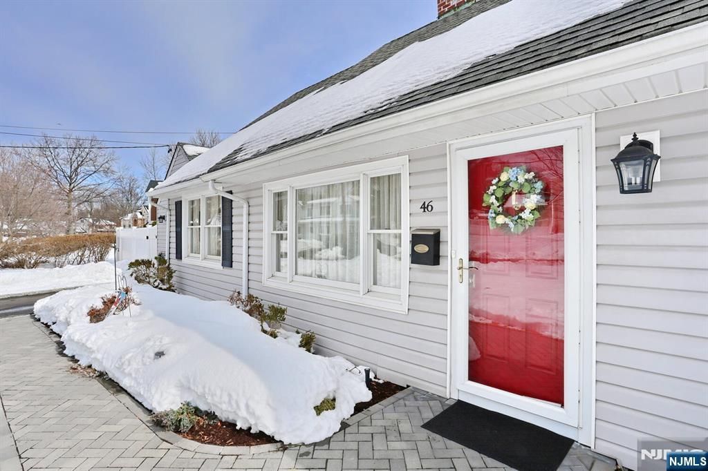 Photo of 46 Knollwood Drive, Paramus, NJ 07652 (MLS # 26003972)