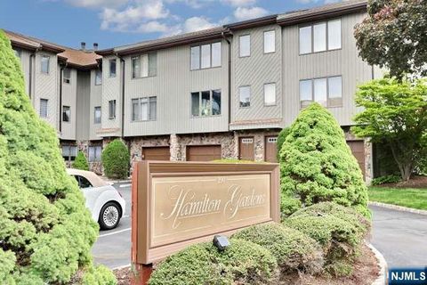 Photo of 290 Hamilton Place #4, Hackensack, NJ 07601 (MLS # 26016801)