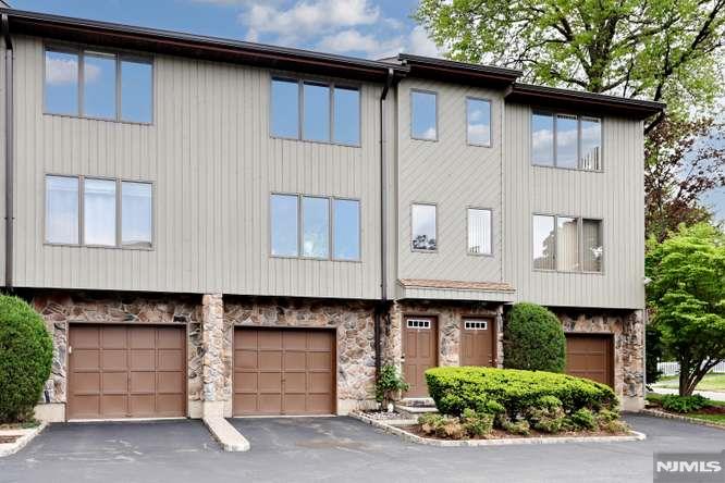 290 Hamilton Place 4