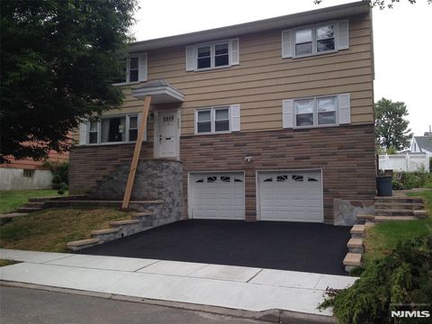 223 Lakewood Drive Bloomfield NJ 07003