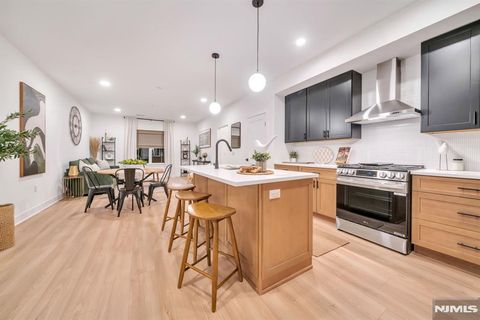 Photo of 107 Encampment Court, Montville Township, NJ 07082 (MLS # 26001269)