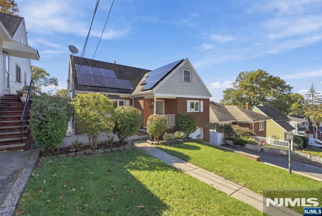 598 Elm Avenue