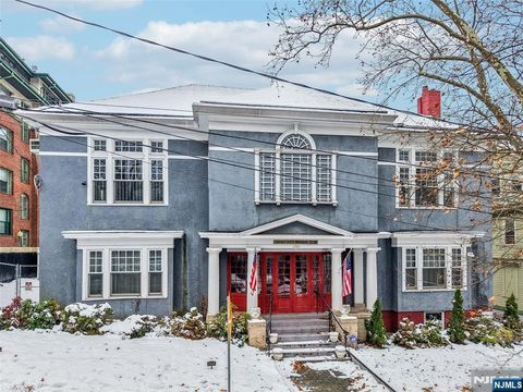 Photo of 375 Fairmount Avenue, Jersey City, NJ 07306 (MLS # 26000343)