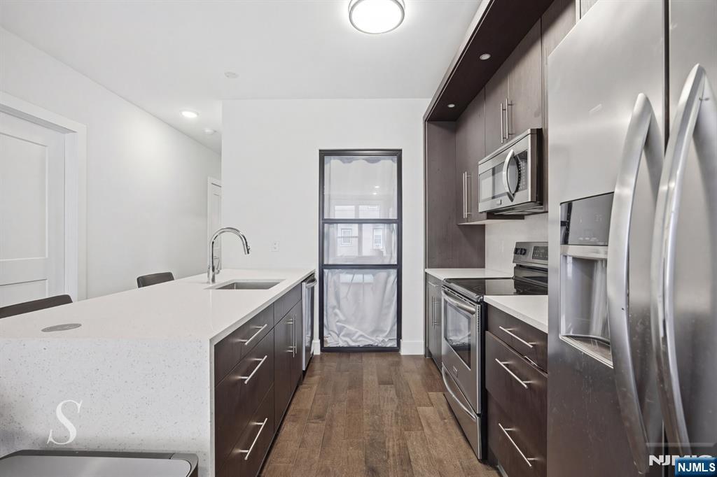 6401 Park Avenue 302