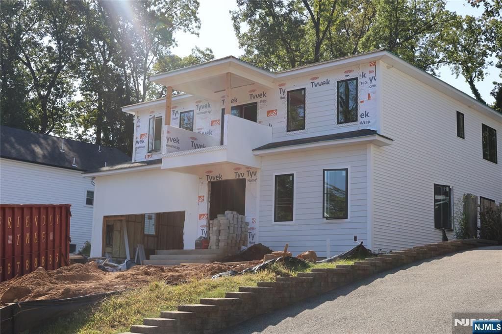 Photo of 36 Crestview Hill Road, Livingston, NJ 07039 (MLS # 25040265)