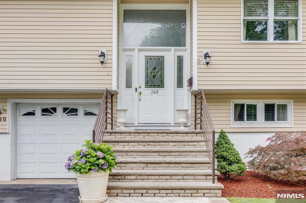 260 Elm Street