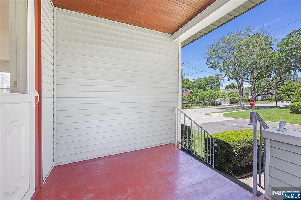 135 E Linden Avenue