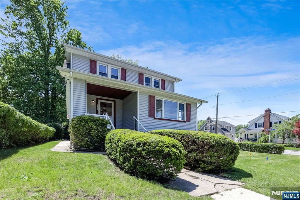 135 E Linden Avenue