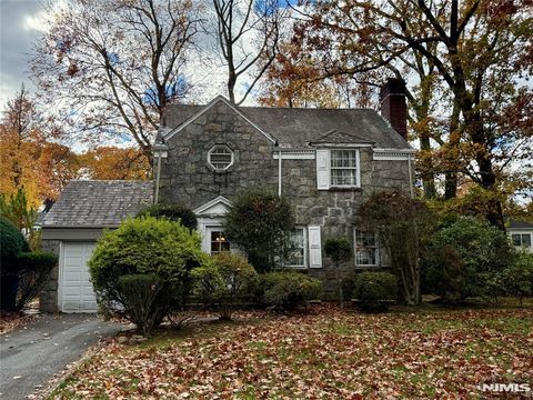 84 Howard Park Drive Tenafly NJ 07670