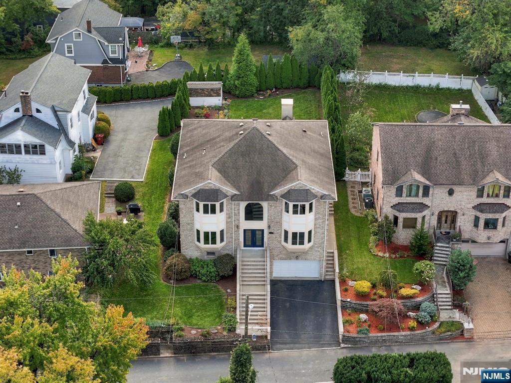 16 Sunset Drive
