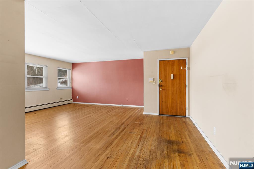 Homes for Sale in Northern NJ | ThisIsRiverEdge.com 1628 Valley Street 2A