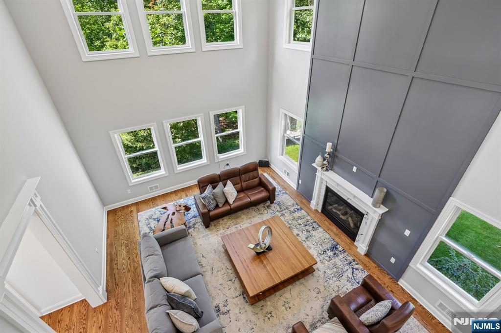 10 Massola Drive