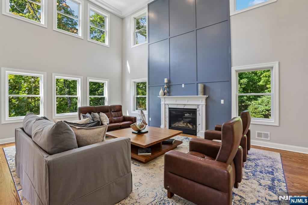 10 Massola Drive