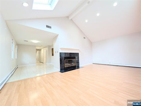 Photo of 515 Broad Ave #2ND, Palisades Park, NJ 07650 (MLS # 26024383)
