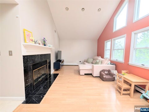 Photo of 515 Broad Ave #2ND, Palisades Park, NJ 07650 (MLS # 26024383)