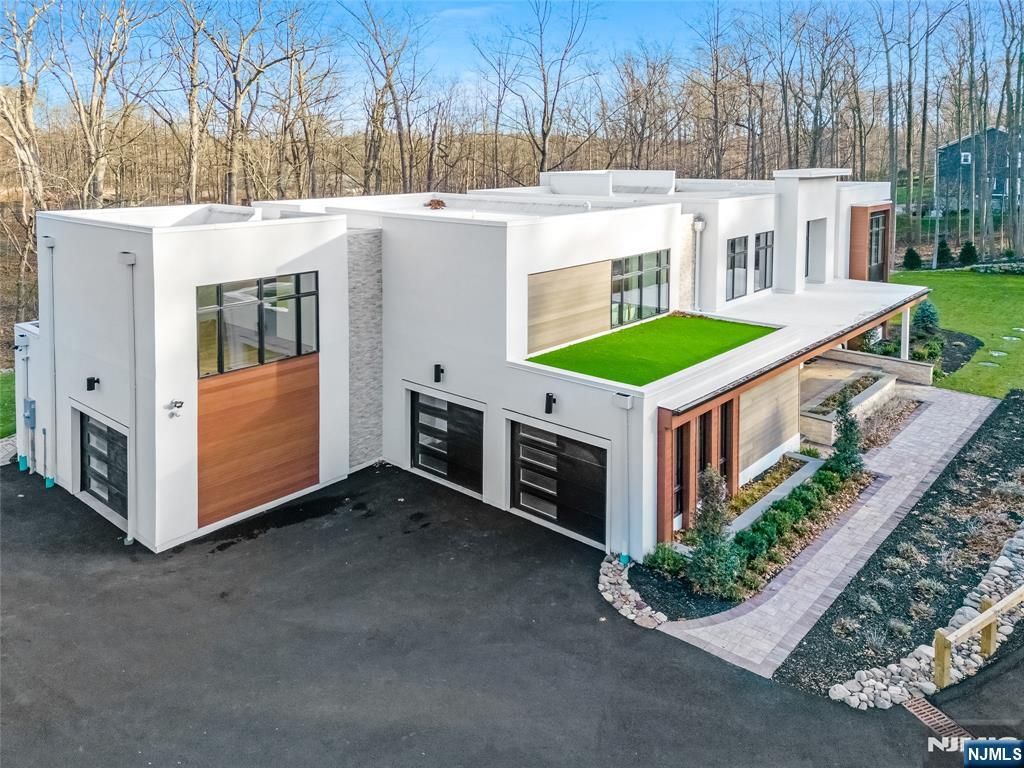 Photo of 10 Big Ramapo Road, Saddle River, NJ 07458 (MLS # 25040085)