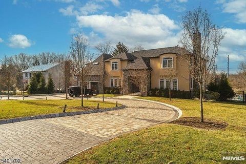 Photo of 281 Beaufort Avenue, Livingston, NJ 07039 (MLS # 26000266)