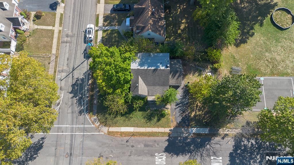 Photo of 3112 Rosalie Street, Fair Lawn, NJ 07410 (MLS # 25037026)