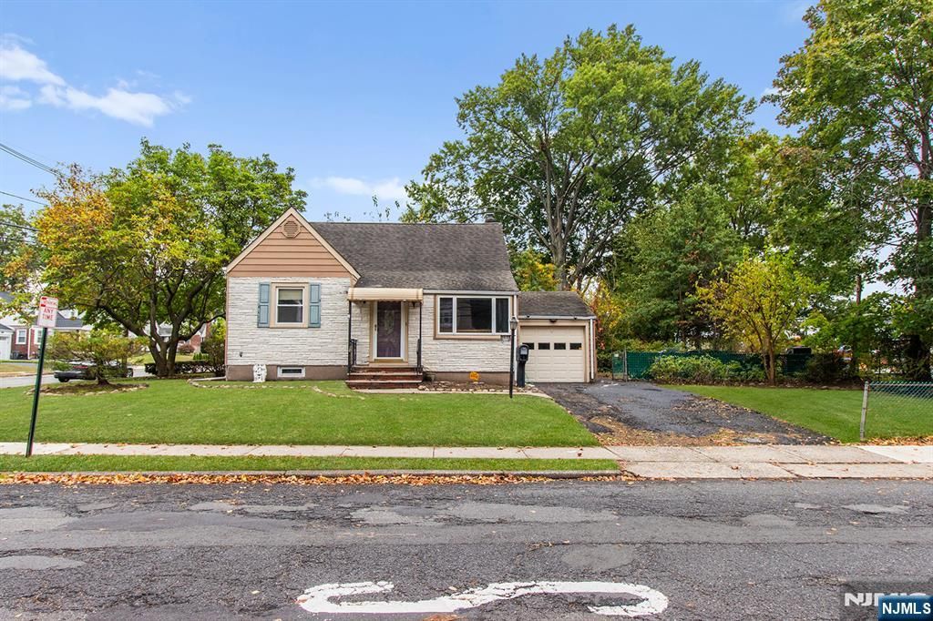 Photo of 3112 Rosalie Street, Fair Lawn, NJ 07410 (MLS # 25037026)