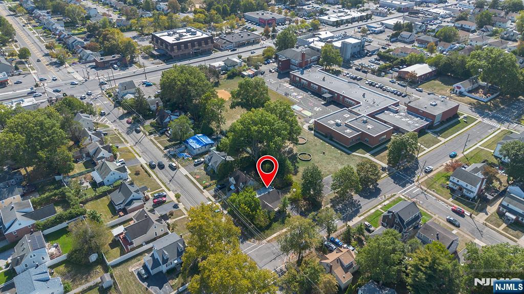 31-12 Rosalie Street