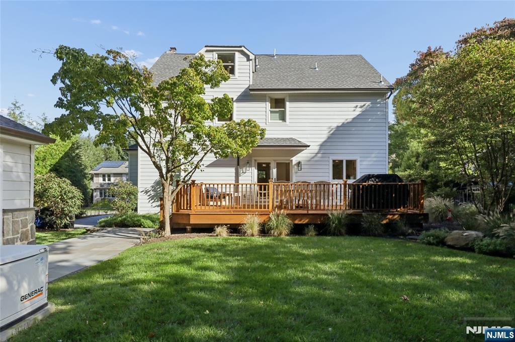 584 Sylvan Place
