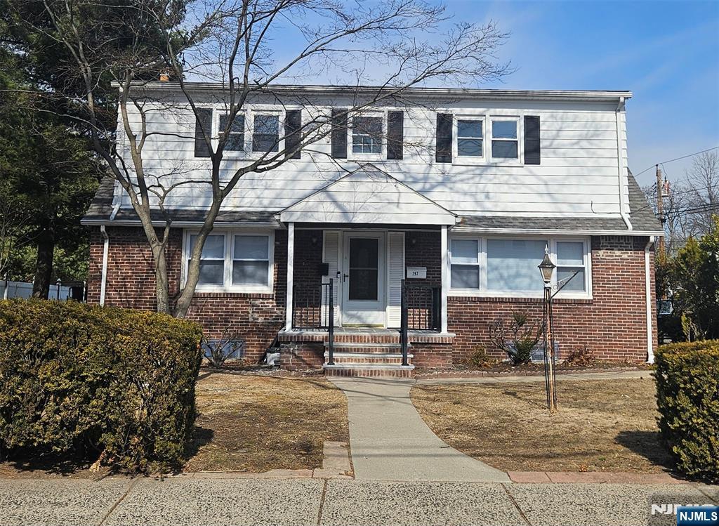 297 E Clinton Ave 2, Bergenfield, New Jersey - 3 Bedrooms  
1 Bathrooms  
6 Rooms - 