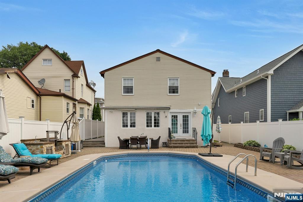 Wood Ridge, New Jersey 07075, United States, 4 Bedrooms Bedrooms, ,2 BathroomsBathrooms,Residential,Active,154080