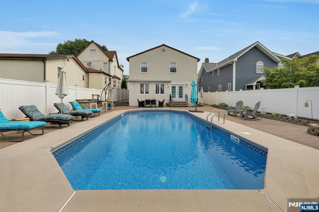 Wood Ridge, New Jersey 07075, United States, 4 Bedrooms Bedrooms, ,2 BathroomsBathrooms,Residential,Active,154080