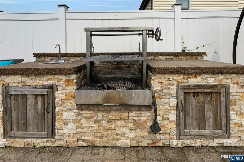 Wood Ridge, New Jersey 07075, United States, 4 Bedrooms Bedrooms, ,2 BathroomsBathrooms,Residential,Active,154080