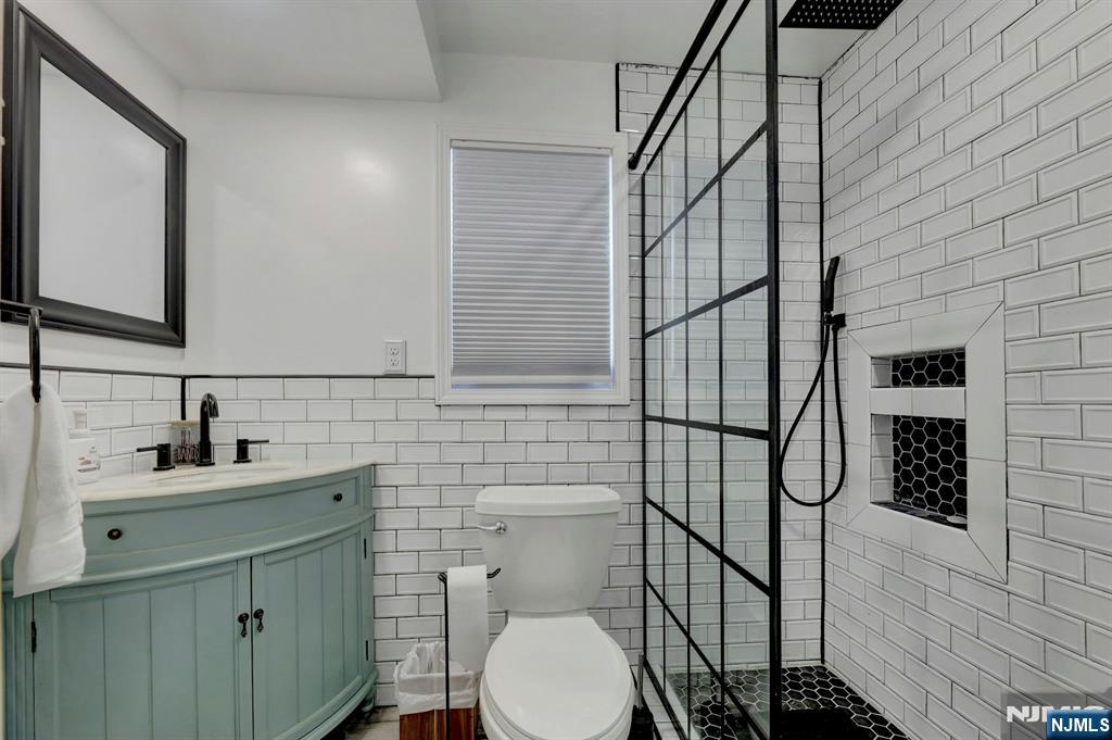 Wood Ridge, New Jersey 07075, United States, 4 Bedrooms Bedrooms, ,2 BathroomsBathrooms,Residential,Active,154080