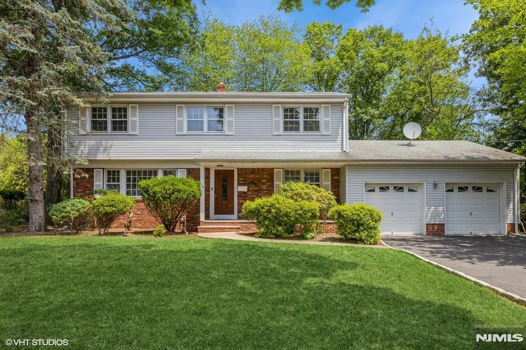 Photo of 275 Taft Court, Paramus, NJ 07652 (MLS # 25028341)