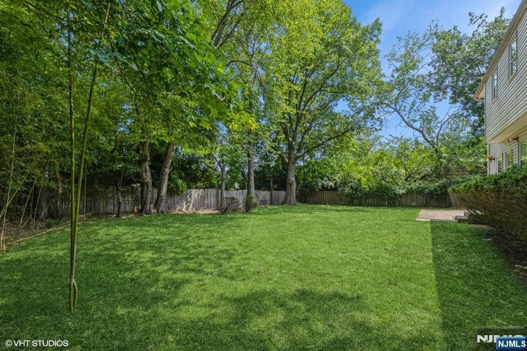 Photo of 275 Taft Court, Paramus, NJ 07652 (MLS # 25028341)