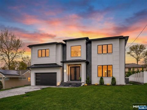 234 Vivien Court Paramus NJ 07652