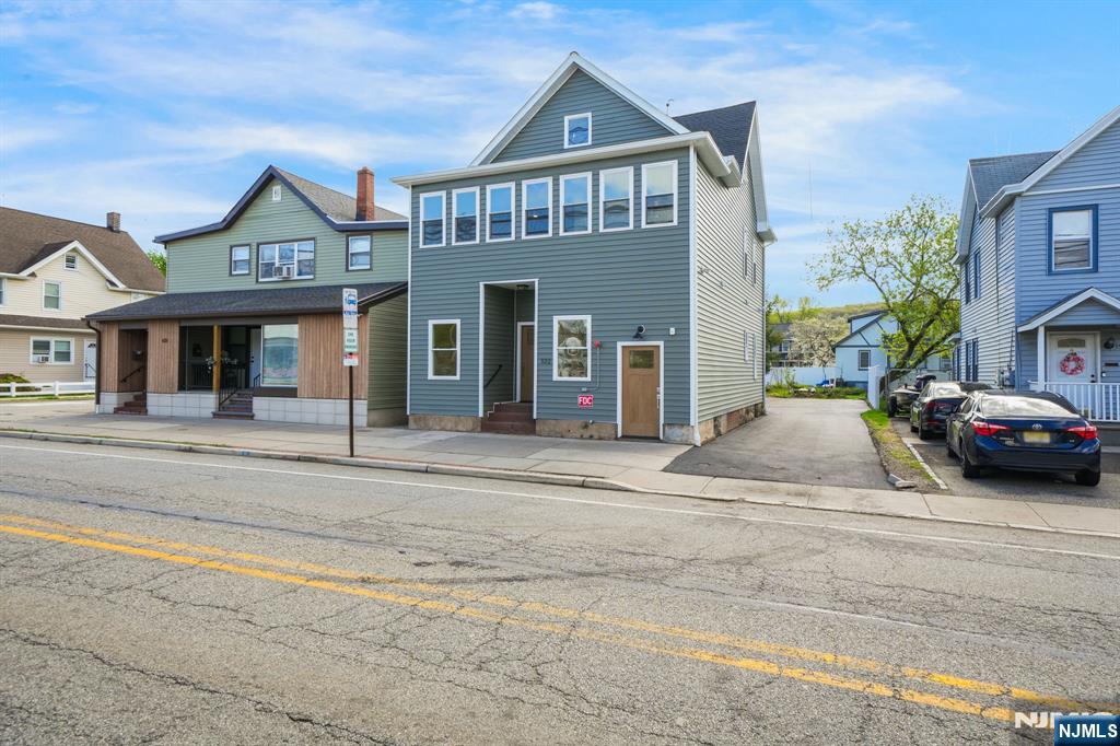 532 Ringwood Avenue