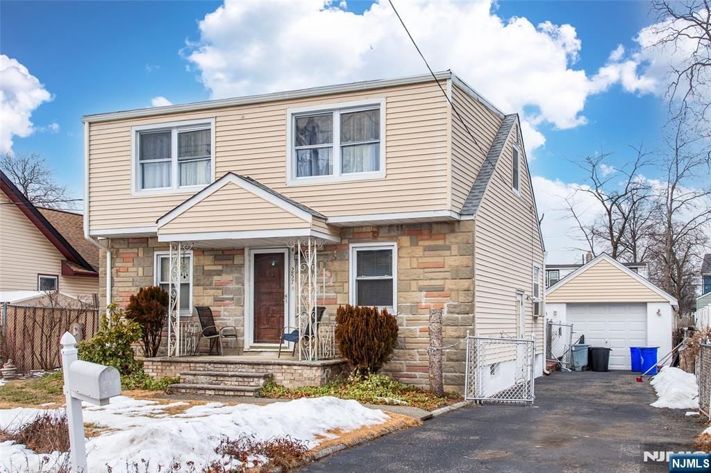 Photo of 257 Floral Ln, Saddle Brook, NJ 07662 (MLS # 26001478)