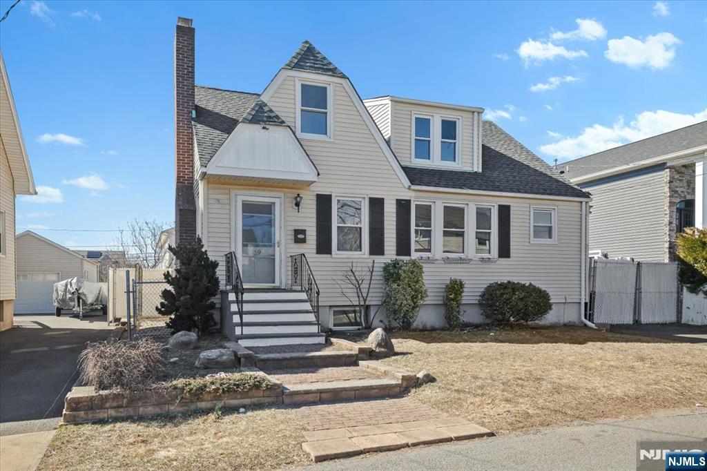 Rental Property at 19 Woodward St, Saddle Brook, New Jersey - Bedrooms: 4 
Bathrooms: 2 
Rooms: 7  - $3,950 MO.