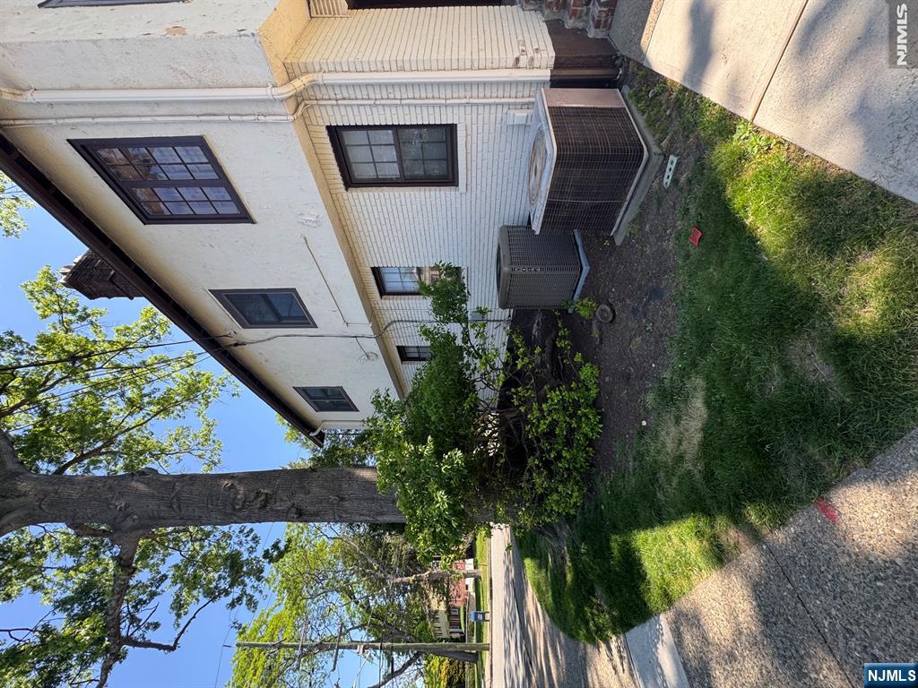 60 Westervelt Avenue