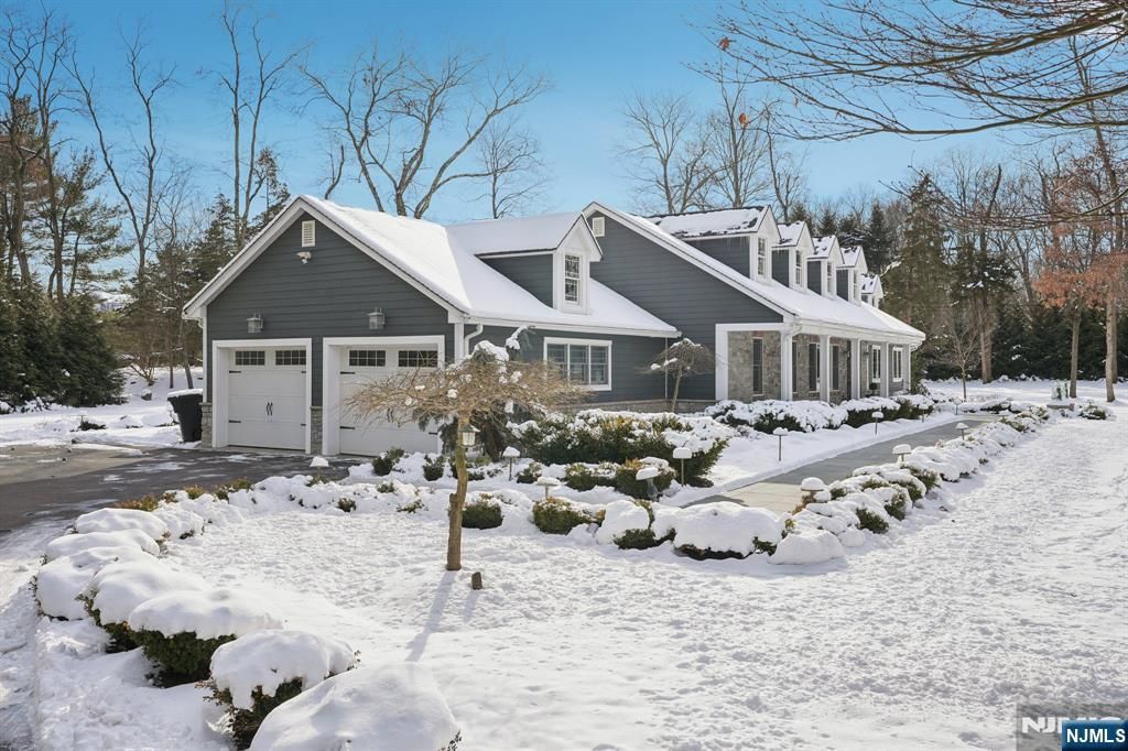 Photo of 320 Long Bow Drive, Franklin Lakes, NJ 07417 (MLS # 26002289)