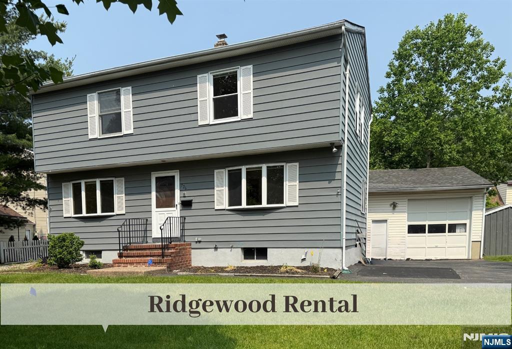 726 Midwood, Ridgewood, New Jersey - 5 Bedrooms  
2 Bathrooms  
9 Rooms - 