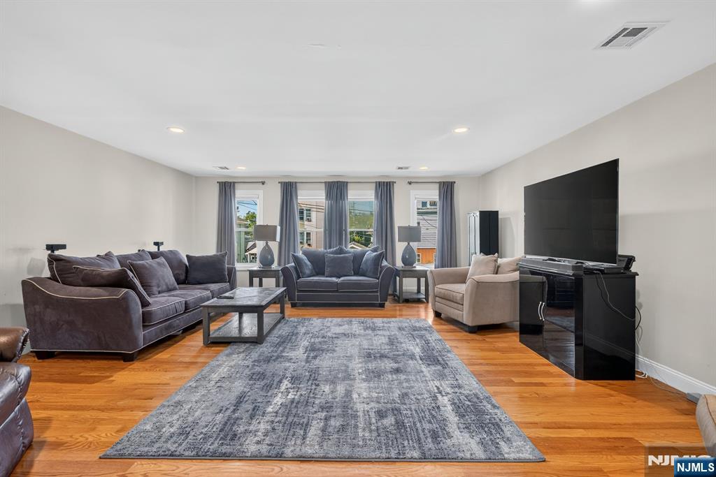 12 Washington Place A