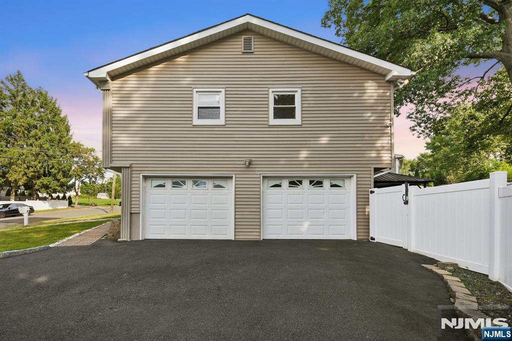 66 Lockwood Place