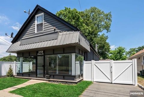 Photo of 172 W Madison Avenue #Storefront, Dumont, NJ 07628 (MLS # 26021901)