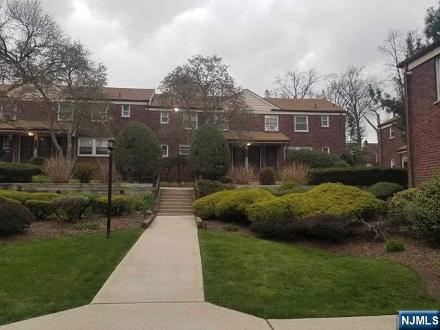 2207 Center C, Fort Lee, New Jersey - 1 Bedrooms  
1 Bathrooms  
3 Rooms - 