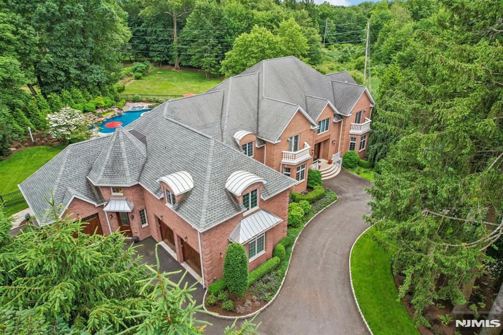 Property for Sale at 6 Primrose Court, Upper Saddle River, New Jersey - Bedrooms: 6 
Bathrooms: 8 
Rooms: 23  - $2,750,000