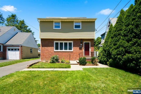Photo of 71 Intervale RD, Teaneck, NJ 07666 (MLS # 26020864)