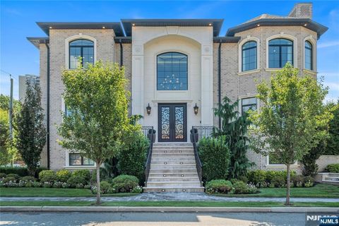 214 Forest Road Fort Lee NJ 07024