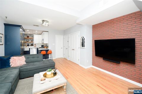 Photo of 186 Wayne Street #119D, Jersey City, NJ 07302 (MLS # 26006306)